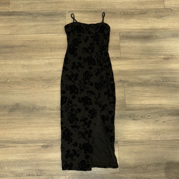 Brand new Velvet Midi Dress from Windsor Store - Picture 5 of 13